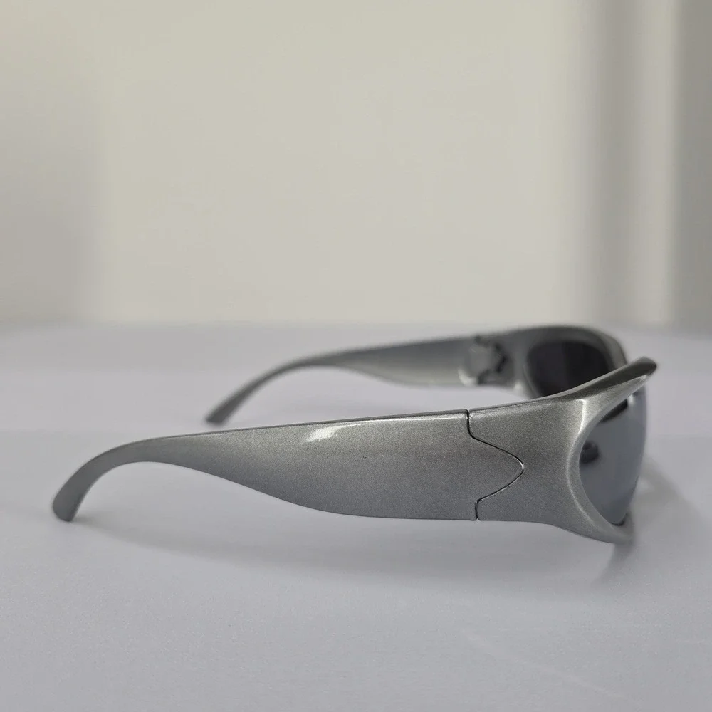 NEW Wrap Around‎ Sport Sunglasses Silver Tone Mirror Lens